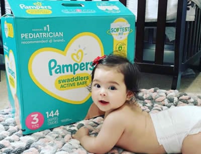 2 lucky Pampers follower has the chance to win their Baby diapers for a month on Pampers Canada contest